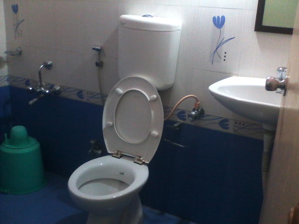 Hotel Pasuparthy Residency Tirupati Szoba fotó